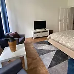 Raday Street, Spacious, Modern * Budapest