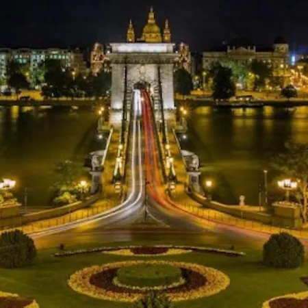 Raday Street, Spacious, Modern