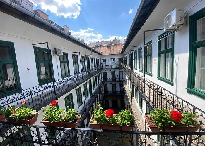 Apartment Raday Street, Spacious, Modern Budapest