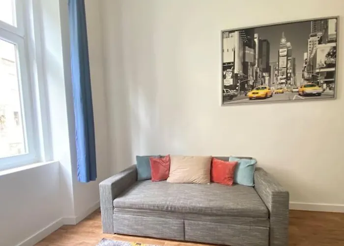 Raday Street, Spacious, Modern Apartment