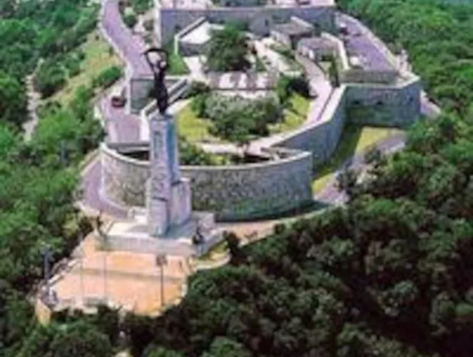 Raday Street, Spacious, Modern * Budapest