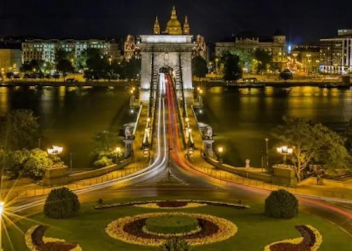 Raday Street, Spacious, Modern