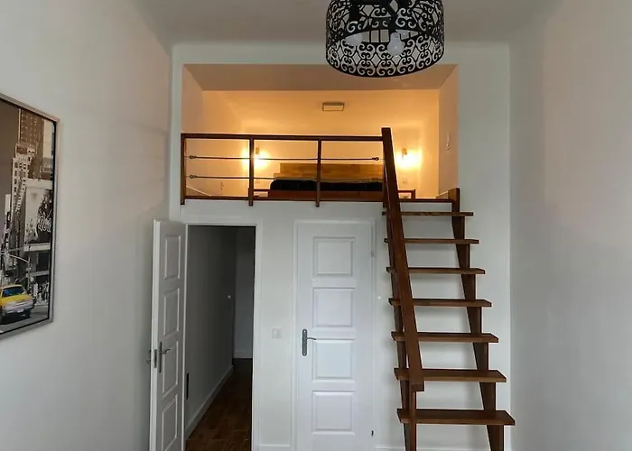 Raday Street, Spacious, Modern Apartment